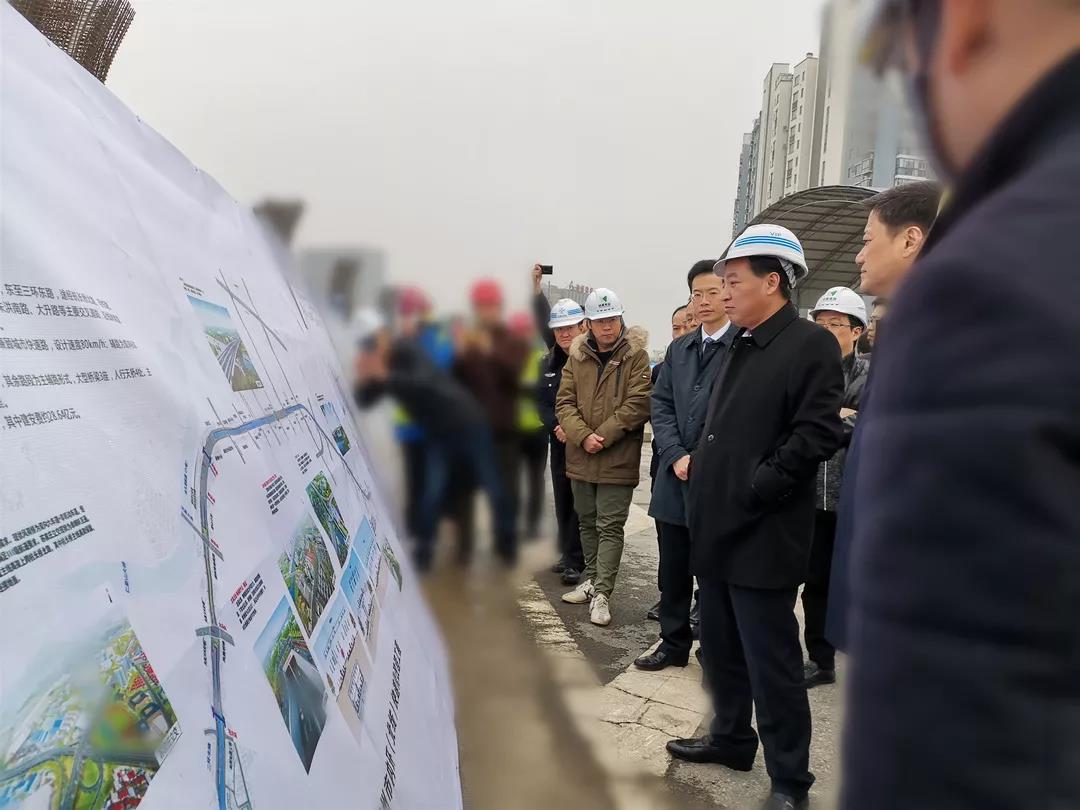 市委常委、常務(wù)副市長楊六順一行赴內(nèi)環(huán)（北線）快速化改造工程項目開展“深化‘三服務(wù)’、助推開門紅”走訪調(diào)研